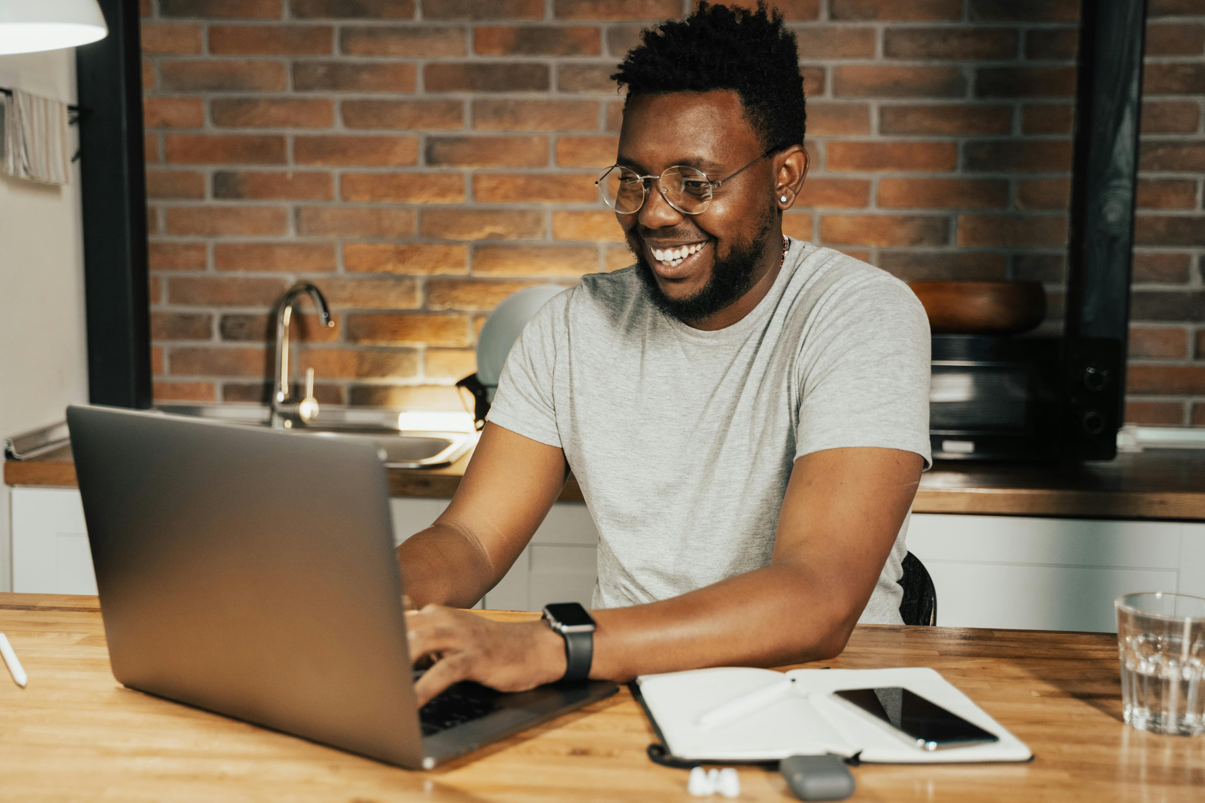 How to Turn Website Visitors Into Actual Paying Clients - Related article about Conversion Optimization